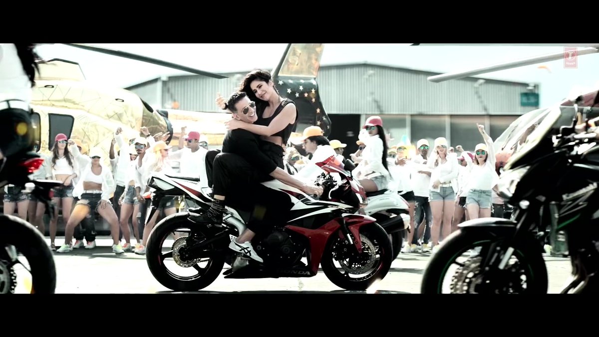 kumar3798's tweet photo. #AkshayKumar & #KatrinaKaif Chemistry in #Najaa Song from the magnum opus #Sooryavanshi wld give you #Fannah #HDKG Vibes
Both looking fit & adorable together
#Najaa ๐ฅ๐ฅ๐ฅ
#Sooryavanshi
#3DaysToSooryavanshi
@akshaykumar https://t.co/u31zeKosoC
