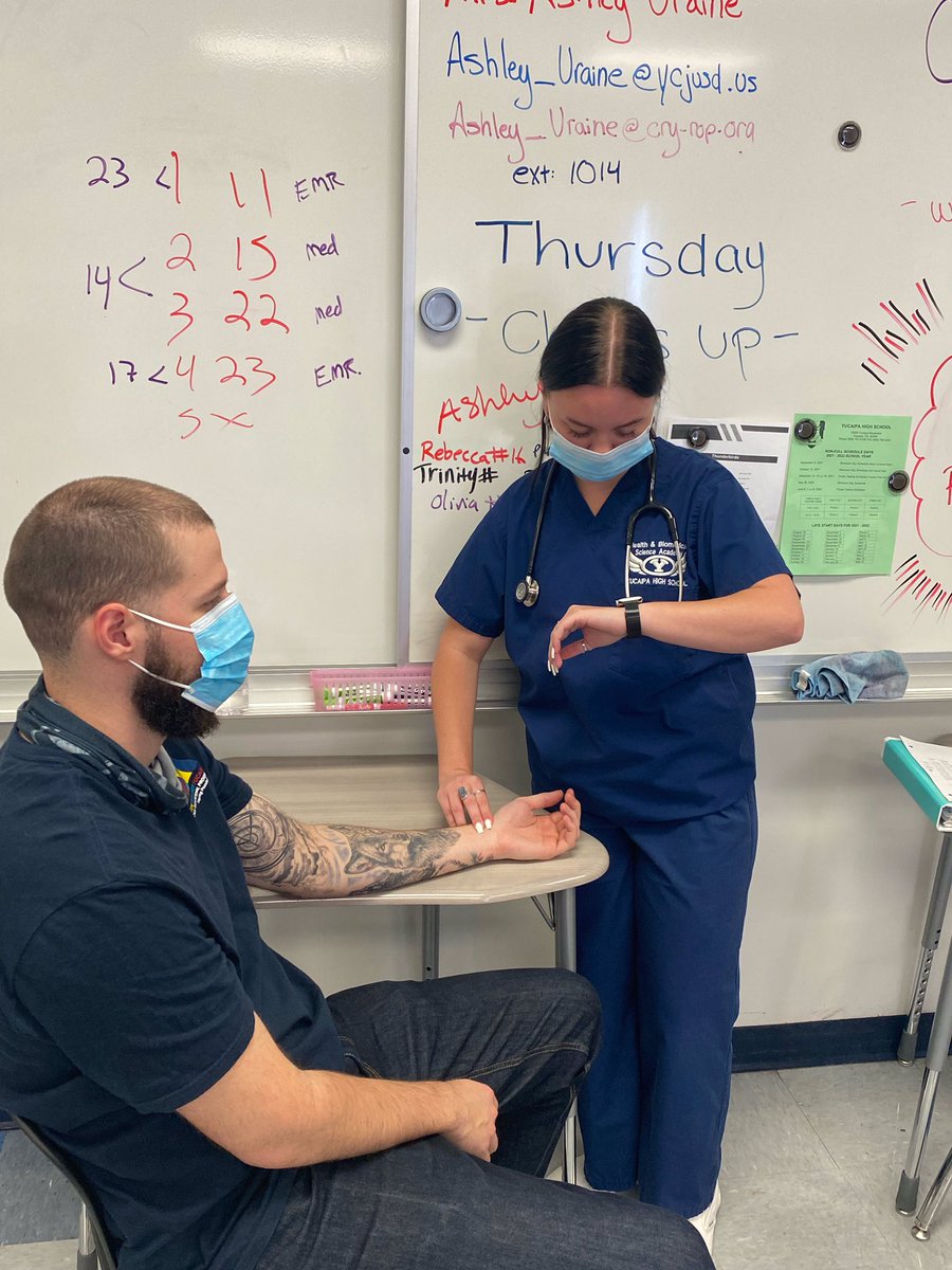 yhs_careerctr's tweet photo. YHS CMA &amp; EMR  classes collaborating together as CMA students measured the Vital signs of EMR class and then they taught EMR  about blood pressure and how to take their own vital signs. https://t.co/Zcm8ZqJu7z