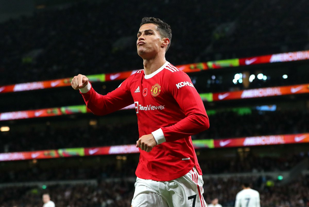 LimbzHQ's tweet photo. If Cristiano Ronaldo scores ANYTIME against Atalanta tonight, we'll give away a brand new PlayStation 5 console + FIFA 22 copy to a lucky winner 😍😍

Simply RT this &amp; follow us to enter 👈

We'll pick a winner tomorrow 11AM UK time. Good Luck 🔥 https://t.co/jJunFT1Bss