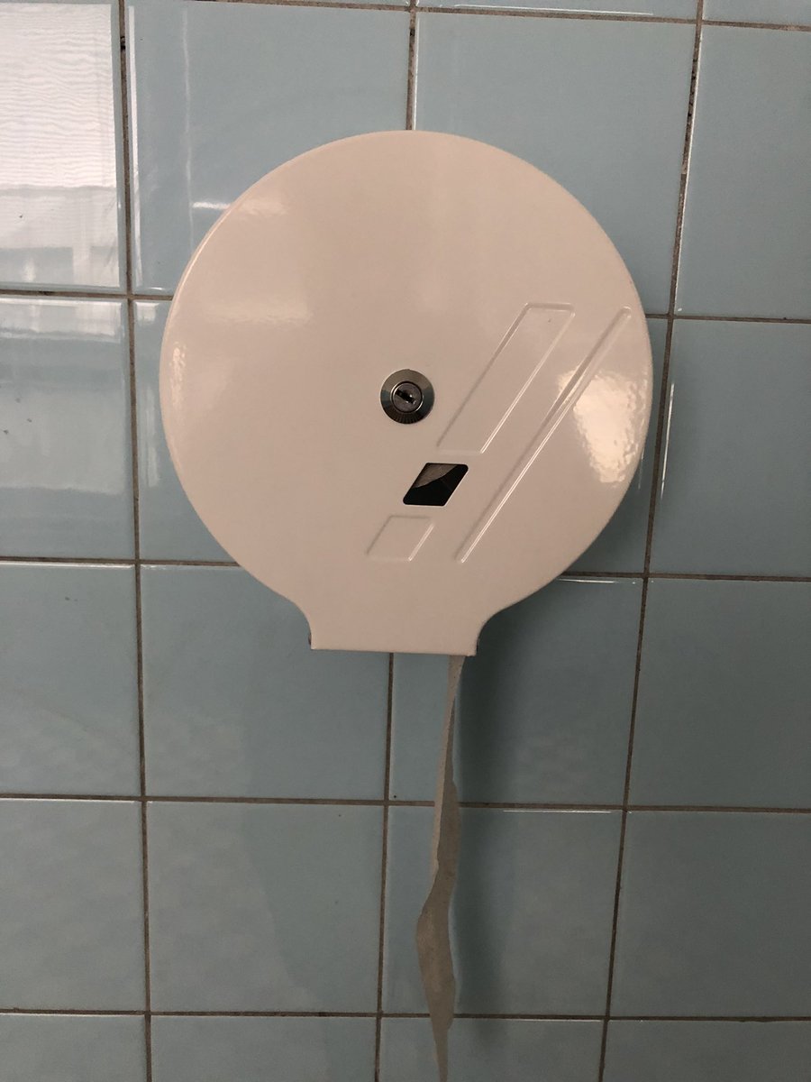 Kdo vymyslel dávat tohle před hazly?
To mám předpovídat jakou sračku budu mít ?