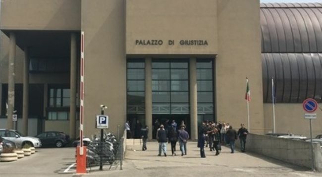 StabiaChannel's tweet image. #Cronaca #Trecase - Ruba carta del reddito di cittadinanza ad anziano, arrestata LEGGI LA NEWS: ift.tt/3bz9hdy