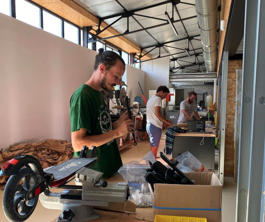 Si comme <a href="/Omni_community/">Omni</a> vous voulez gagner le Grand Prix du Concours Lépine, alors faites nous confiance : Nos équipes et machines sont là pour votre (pré)industrialisation. linkedin.com/posts/psha_inn…
#innovation #acceleration #production
⬇️ Omni dans nos locaux pour leur pré-série