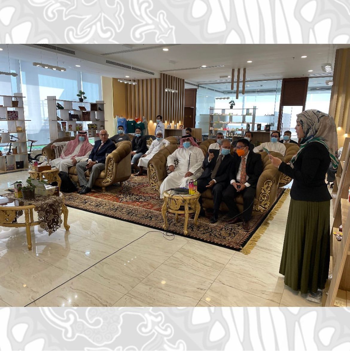 ItpcJeddah's tweet photo. من أجل تشجيع زيادة الصادرات إلى المملكة العربية السعودية، سهلت ITPC جدة توقيع مذكرات تفاهم / عقود من 5 مشترين سعوديين مع شركات إندونيسية بقيمة تزيد عن 50 مليون دولار أمريكي في مكتب ITPC في جدة.
ولتكونوا جزءًا من الصفقات التجارية الكبرى، رابط التسجيل: 
https://t.co/SlMYUnw7Df https://t.co/pXt2bH4ZRq