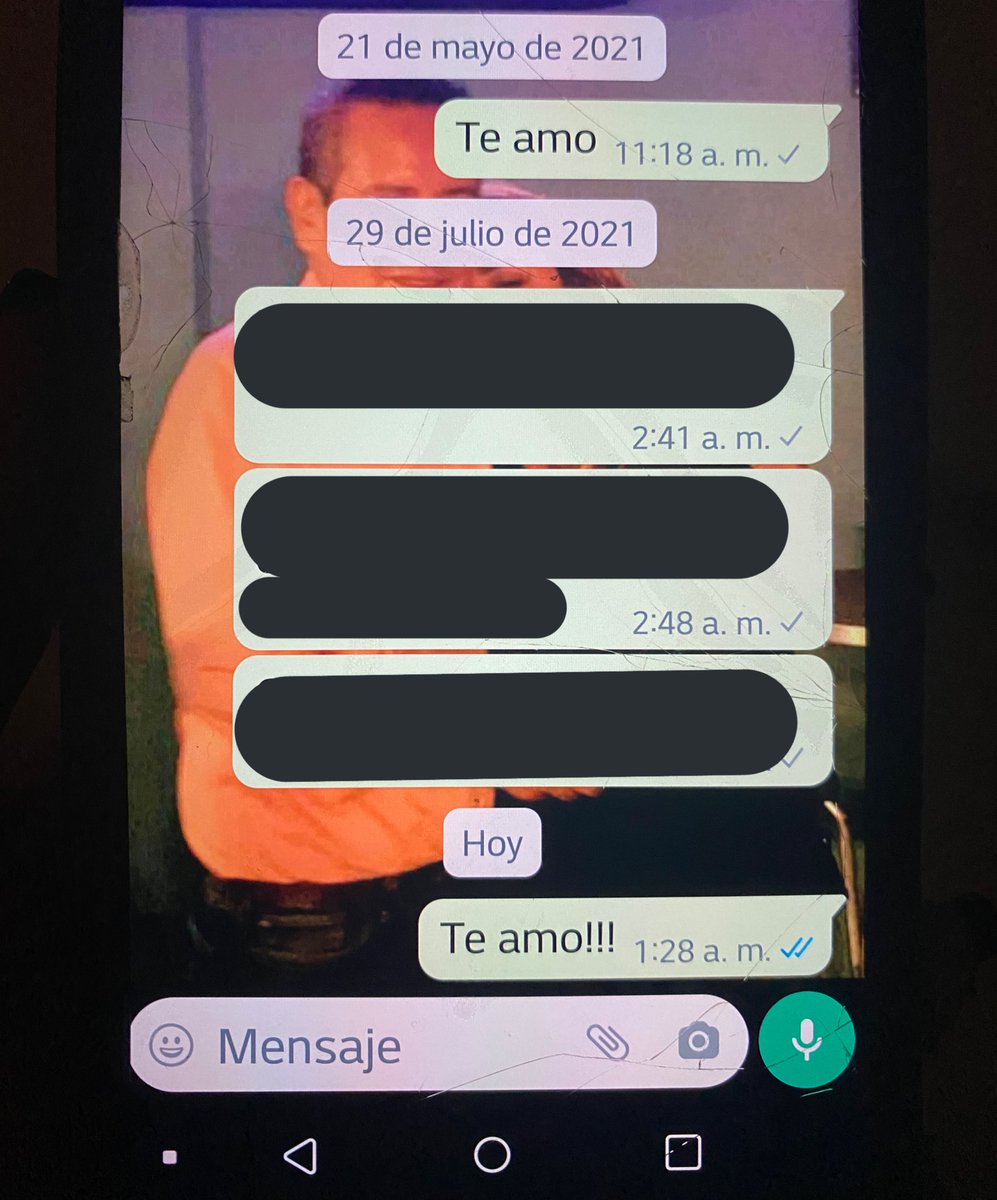 laishamontes_'s tweet photo. Mi papá falleció hace casi 9 meses y hoy 2 de nov mi mamá le mandó un mensaje y él la dejo en visto, lo que es totalmente imposible porque el cel de mi papá está apagado, sin datos y sin conectarse al nuevo internet de la casa. Que bonita manera de decirnos que esta presente🤍 https://t.co/mVXAeFz0qv