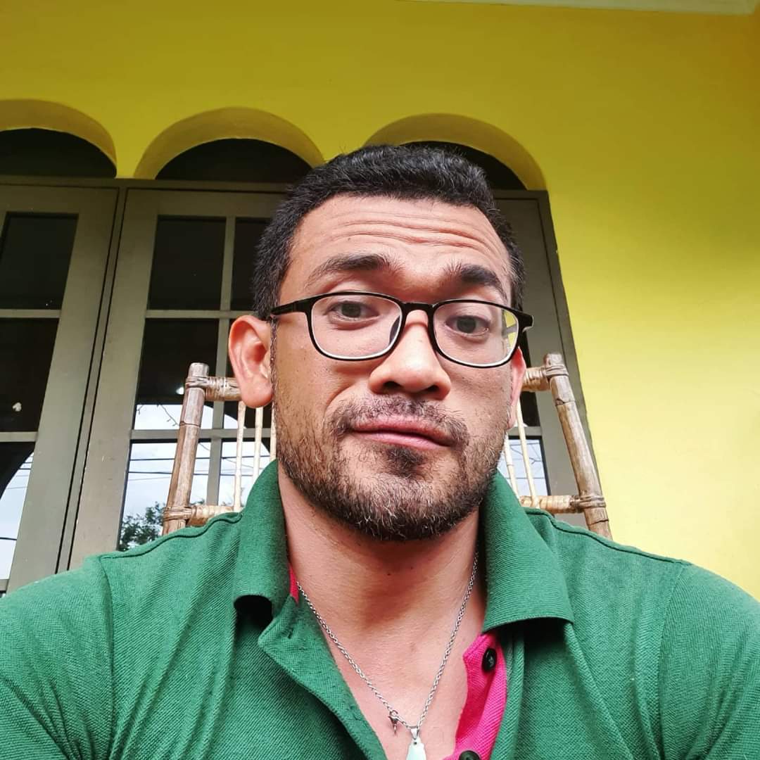 AzrulAzmi0106's tweet photo. Finally I can take a breather after the longest day of the year! #daddyhastowork #vanityisFree 🤣 https://t.co/WMG0MSLwGV