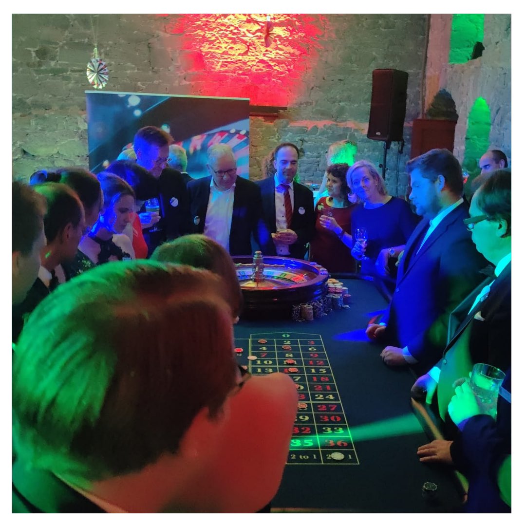 GermanPokerDays's tweet photo. Endlich dürfen wir für unsere Kunden auch
wieder #LIVE unsere #EVENTS veranstalten.

Es wurde für den guten Zweck an #Poker, #Roulette und #BlackJack Tischen gespielt🃏!
#benefiz #hameln_germany #hamelncity #hamelnpyrmont #roundtable #charitywork #guterzweck #mobilescasino https://t.co/khFuuXdHnV
