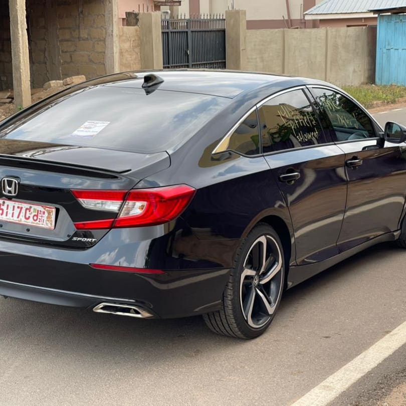 4 Sale Honda Accord 2018 year model
Price : ( 125k ) .
Contact 0245113506 for more information .