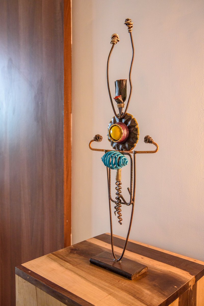Art Residence, un hotel de standing et un lieu de culture au cœur de Porto - Novo dédié à la célébration de l’art contemporain béninois.
#Benin #portonovo #DestinationBenin #BeninCulture