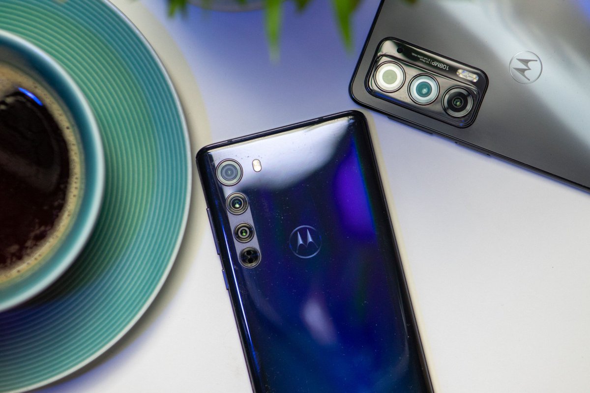 Techtoiowopl's tweet photo. Już dawno nie było na rynku nowej Motoroli Edge. Od tamtej pory trochę się zmieniło w telefonach i czy zmian jest na tyle dużo, aby zainteresować się nowym modelem? Przed Wami porównanie #MotorolaEdge i #MotorolaEdge20 😁

Porównanie ▶ https://t.co/7BDdGGyXq8 https://t.co/2YRB62kee7