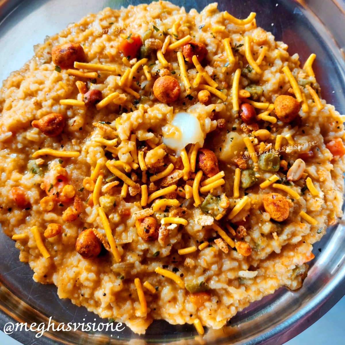 meghasvisione's tweet image. #BBB 😋
ಬಿಸಿಬೇಳೆಬಾತ್ + ಖಾರಸೇವ್
#MeghasVisione
#MeghasKitchen

Follow me on Instagram for more photos 😊
instagram.com/p/CVxHdVPl7z5/…