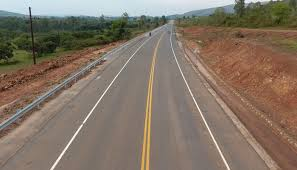 MukankanikaDona's tweet photo. #MoWT, Currently @UNRA_UG is upgrading 26 road development projects covering a total distance of 1,738.9 Km. These were at various stages of construction or physical progress, this  assessment is  equivalent to 330.75Km, translated as the total construction output within the FY. https://t.co/laGUvyWPFD