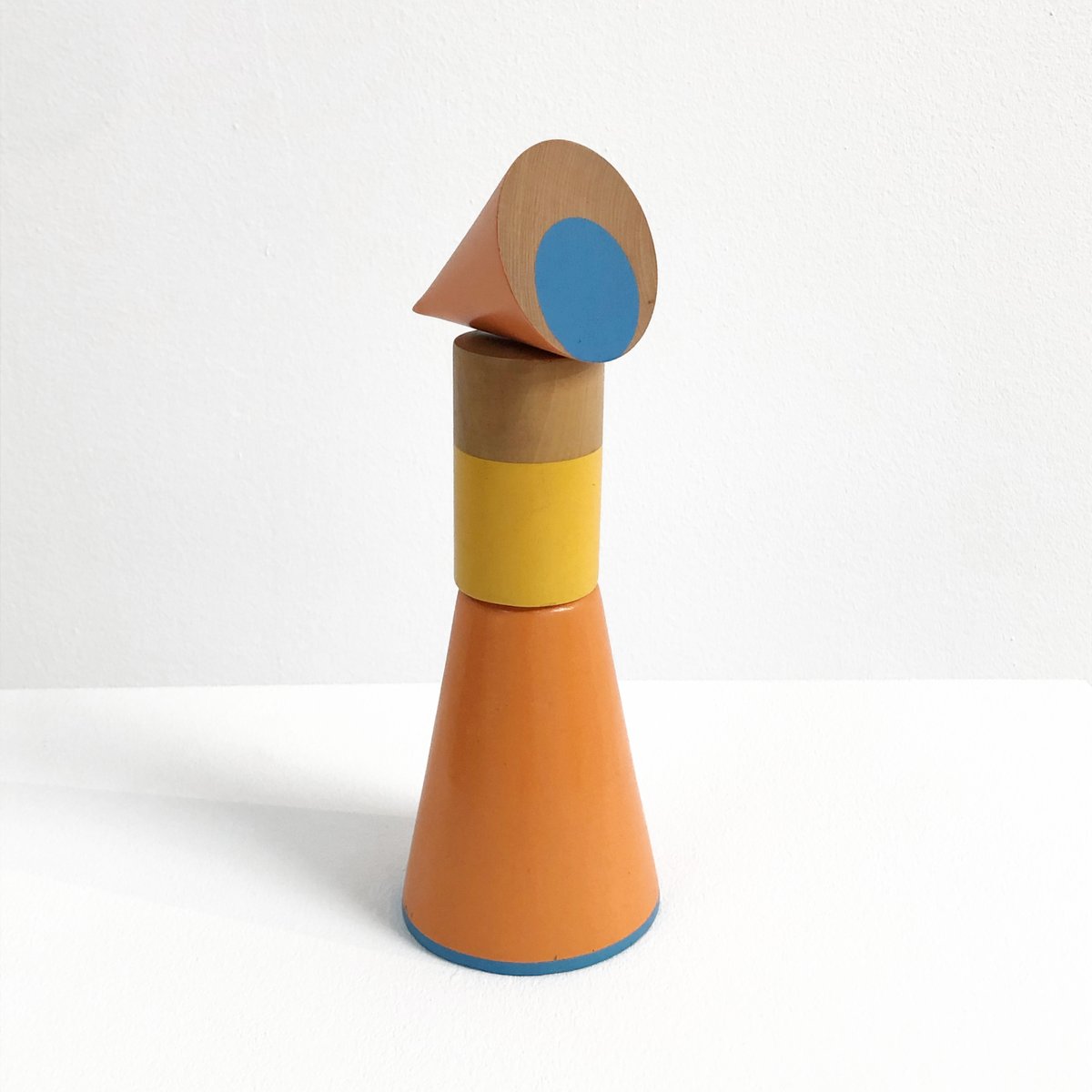 Magnetic Sculptures. Some of my physical studio artworks playing with wood, lacquer &amp; magnets.

#sculpture #fineart #contemporaryartist