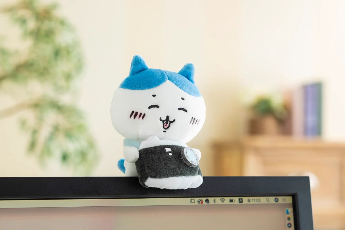 ちいかわ デスクトップから見守るひっかけぬいぐるみ ハチワレ カメラ 初期 ちいかわグッズ公式 on X: 