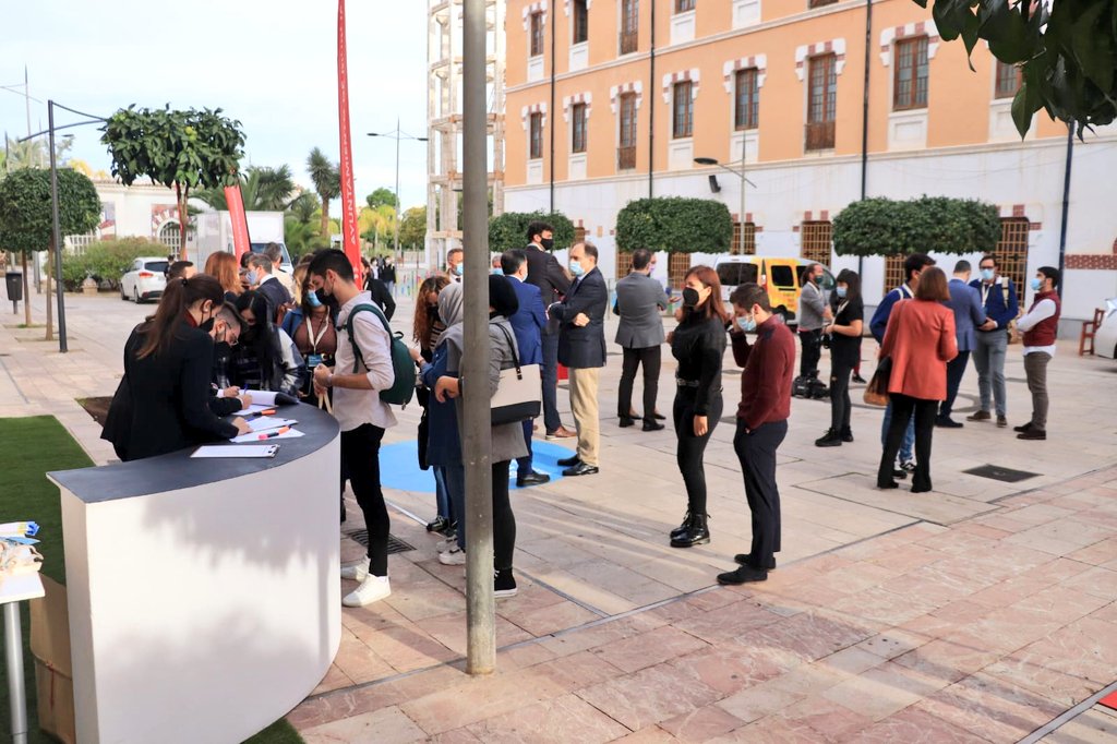 El alcalde de Murcia, <a href="/SerranoJAntonio/">José Antonio Serrano</a> en sesión inaugural del #diálogojuventud para que #hablemosdelfuturo 

En Murcia, el lugar de nuestro país con más jóvenes (25%) comienzan unas jornadas cuyas conclusiones serán clave para dirigir la política de juventud.
<a href="/AytoMurcia/">Ayuntamiento de Murcia</a>