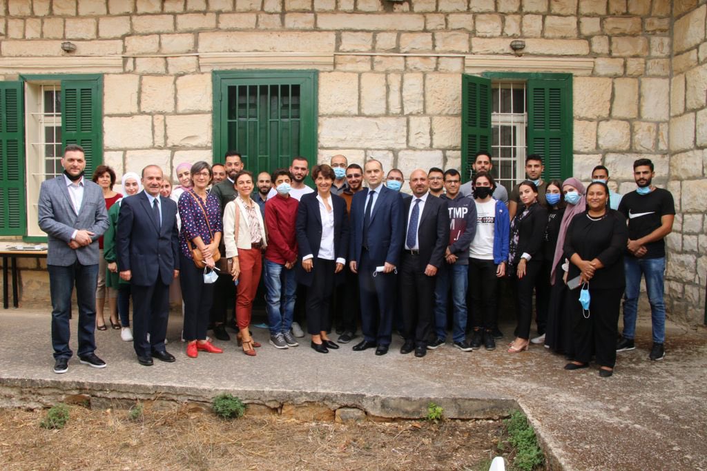 AFD_MidEast's tweet photo. Dans @LOrientLeJour 📰 ce matin, 
“La première école de codage @lab_esa lancée avec succès, de nouvelles antennes en projet”. 
➡️ https://t.co/SauUhJk1Jm

@AmbaFranceLiban @grillo_anne 
@esiee_it @ESABeirut @MaxenceDuault @AFD_France https://t.co/W51F2qrOf6
