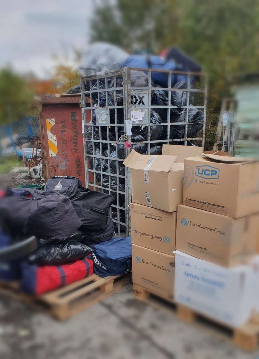 DitCommunity1's tweet photo. 1/2 We'd like to give thanks to @mandhlogistics  for their continued support with our @KitAid  campaign.
Once again they will help us ship around 1000 pieces of football kit to KitAid HQ in England this week free of charge, as they have done for several years now. https://t.co/HCk6aA6NiW