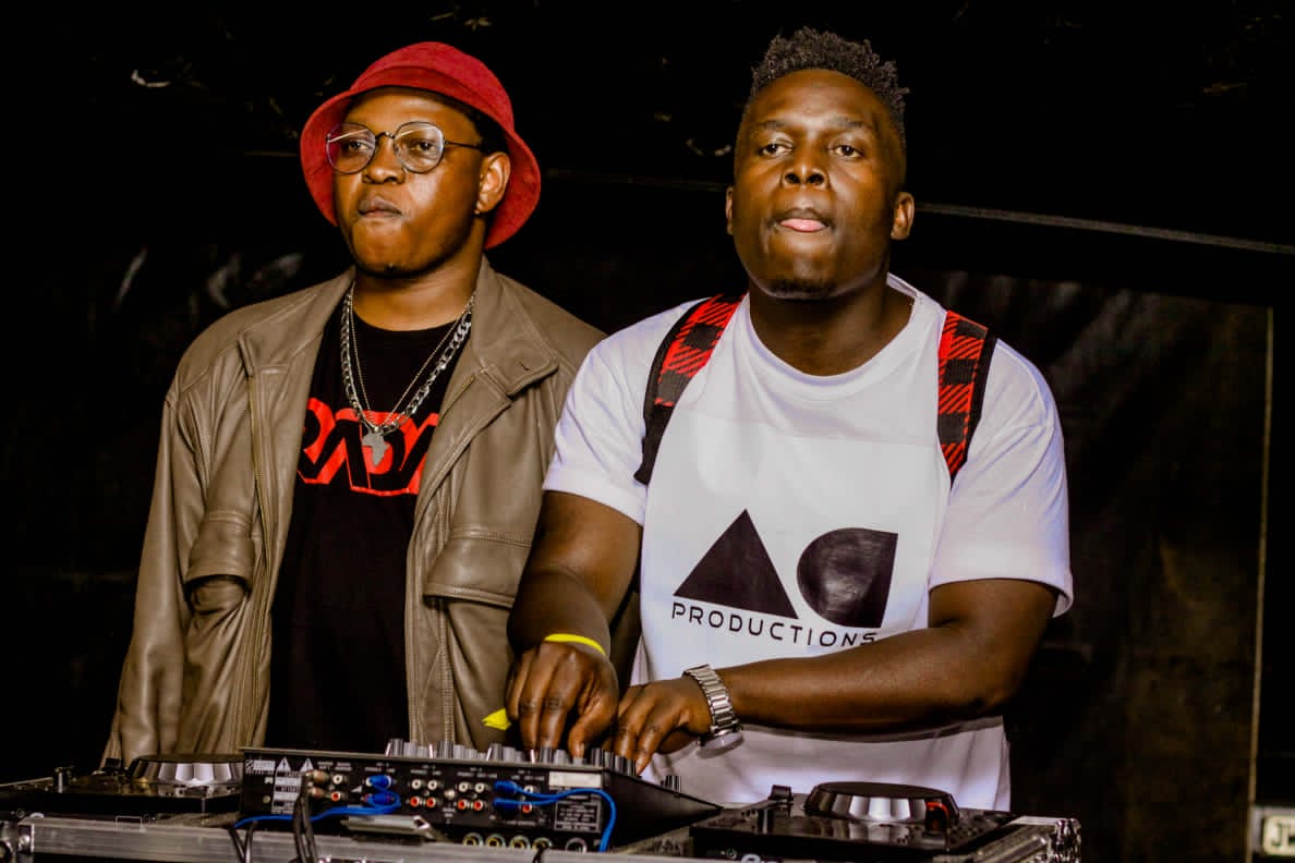 RADA_LVL's tweet photo. Asiwele! RADA 2021 SUMMER MIX... LET'S GOOO 🚀

https://t.co/noONIpeIpj

#RADA #Exclusives 
 #ElectionResults2021 #Elections2021 Uncle Waffles Malema https://t.co/RvCK3KWNQL
