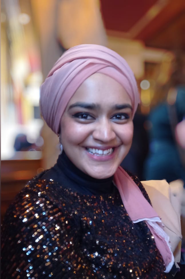 Don't miss the truly excellent <a href="/DrFarihaShaikh/">Fariha Shaikh ☕📚🧶✒️</a> (<a href="/unibirmingham/">Uni of Birmingham</a> &amp; <a href="/bbcthree/">BBC Three</a>/<a href="/ahrcpress/">Arts and Humanities Research Council</a> #NewGenerationThinker) in her most exciting role yet: the *C19th pudding detective* for @R3TheVerb. She chats puddings migrating across cultures &amp; South Asian deserts🥮
bbc.co.uk/sounds/play/m0…