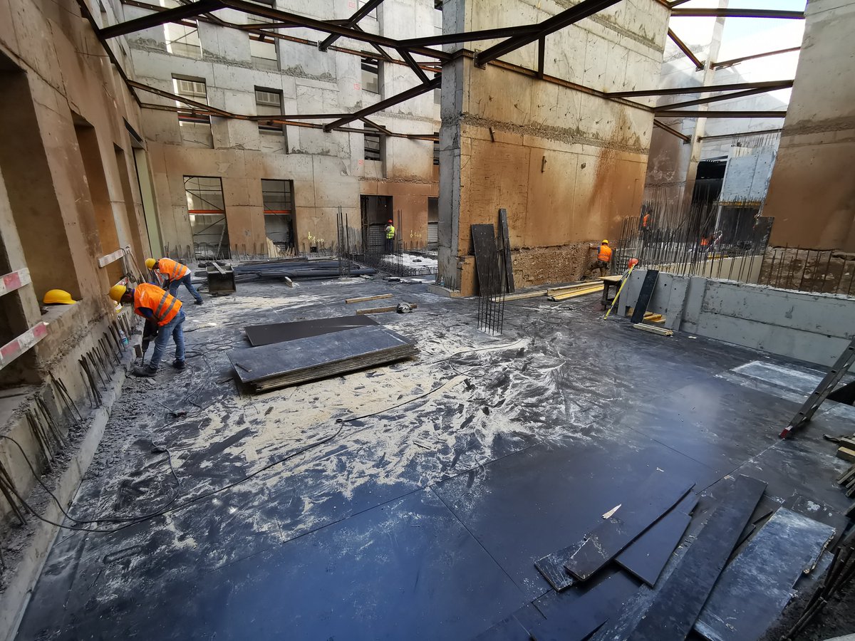 POINTER_INVEST's tweet image. 🏩🏗️ Avanza el proceso de construcción del nuevo hotel de cinco estrellas @barcelohoteles en la capital de Madeira.Una intervención en la que se vacían seis edificios colindantes respetando su estructura y apariencia externa, en pleno casco histórico de Funchal #projectmanagement