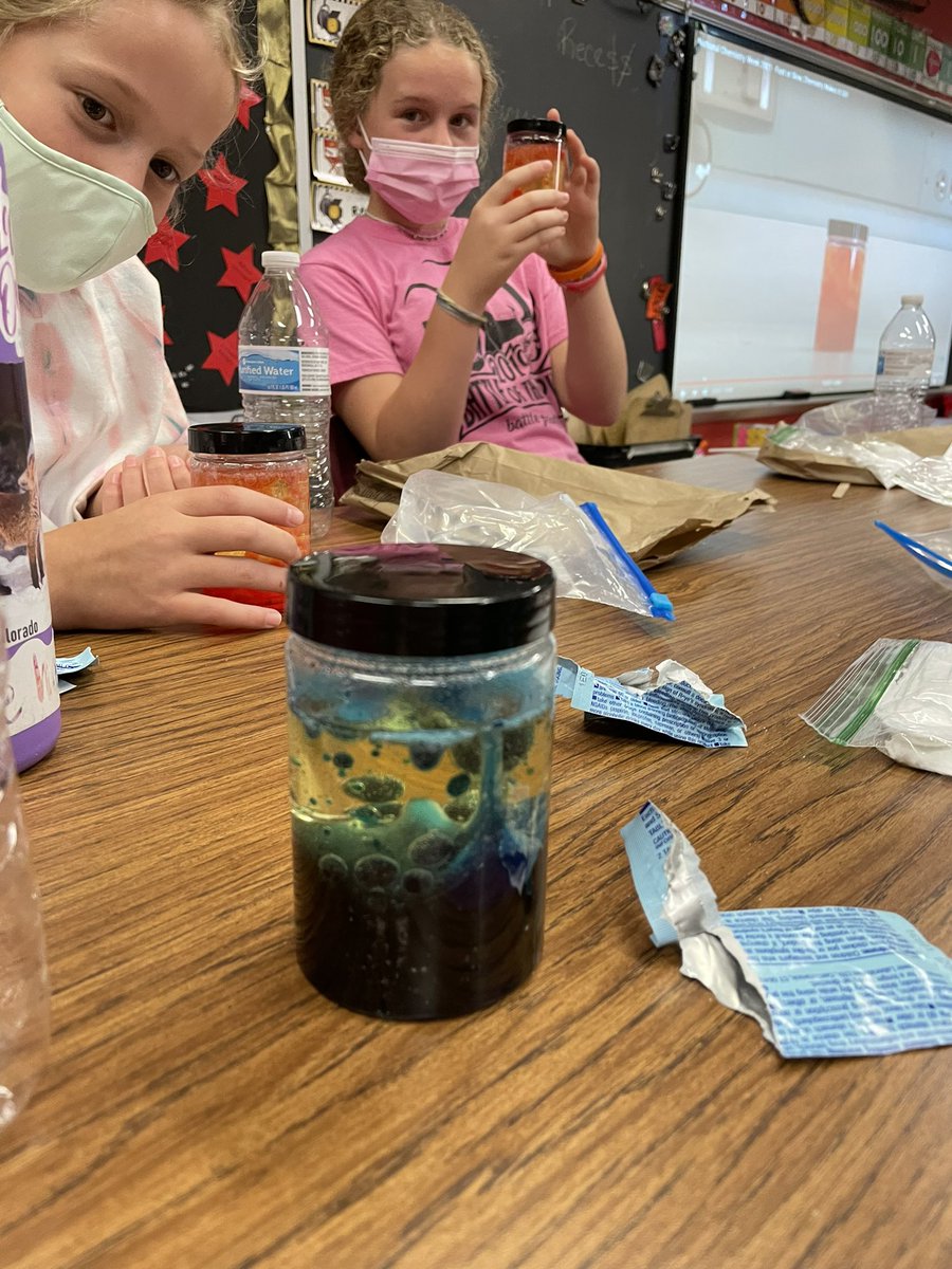 kkdeckard's tweet photo. Lava lamps for the chemistry win! https://t.co/i9AWA1lkYY