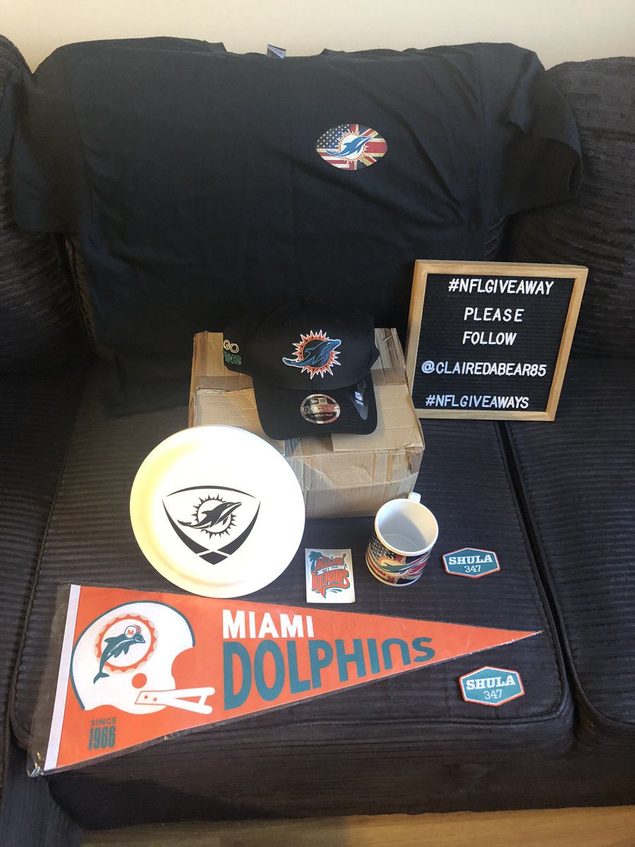 We are adding a runners up prize you lucky lucky #NFL fans. Please say thank you to <a href="/MiamiDolphinsUK/">Miami Dolphins UK</a> and make sure your following the instructions in the pinned tweet. You’ll kick yourself if you miss out this.