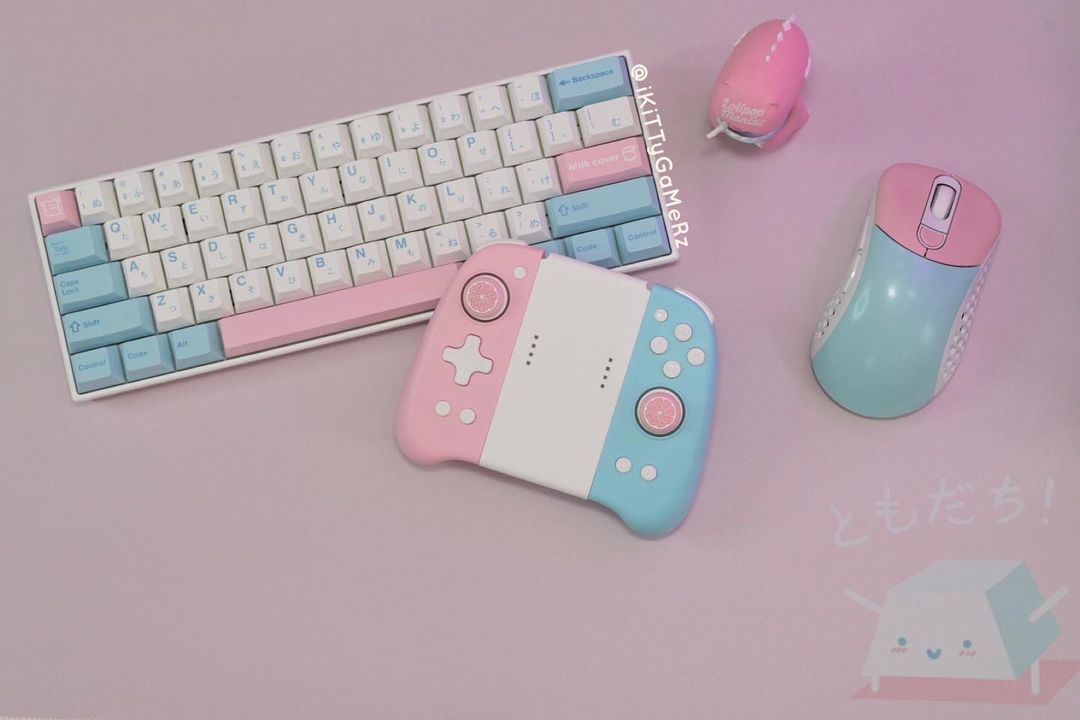 angeerkitchen's tweet photo. @Twitter 💕💕This is soo pretty 😍
🌸🌸 Such a perfect fit. one of my fave ! 🍂 💗♡ 💕💕
🌈🌈Setup by the lovely by  @ikittygamerz💖💖

💗💗💗#stogapink #pinkgirlsetup #gamer #keyboard #gamergram #nintendo #nintendoswitch #controllergang #desksetup https://t.co/6vq6t5LGz8