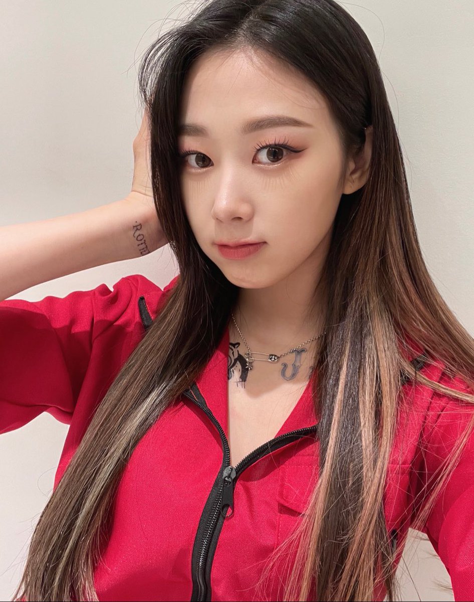 aeriownsme's tweet photo. Gigi’s 💭 

“I also did it with the jelly queen tattoos” 

“It’s kinda like money heist…something like that” https://t.co/t2DsxXflH2