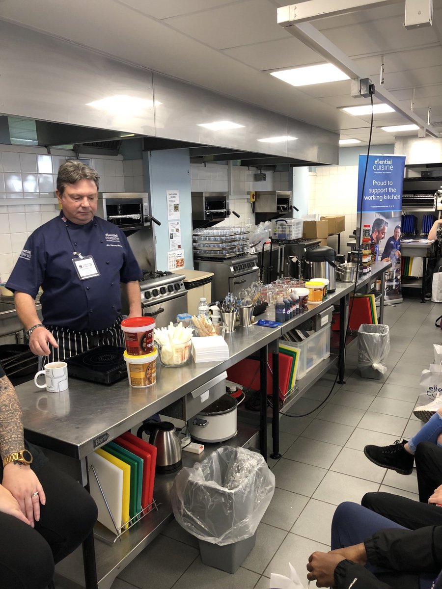EssentialAR's tweet image. ⁦@essentialcuisin⁩ Andrew and Jon all ready ⁦@hullcollegegrp⁩ to present everything Essential Cuisine to level 1,2 and 3 students