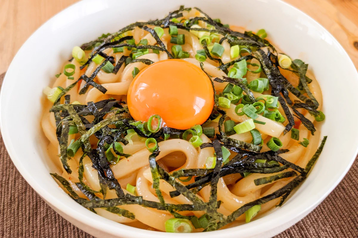 料理初心者さんでも作れそうなくらい簡単！ビビンバ風うどんレシピ！
