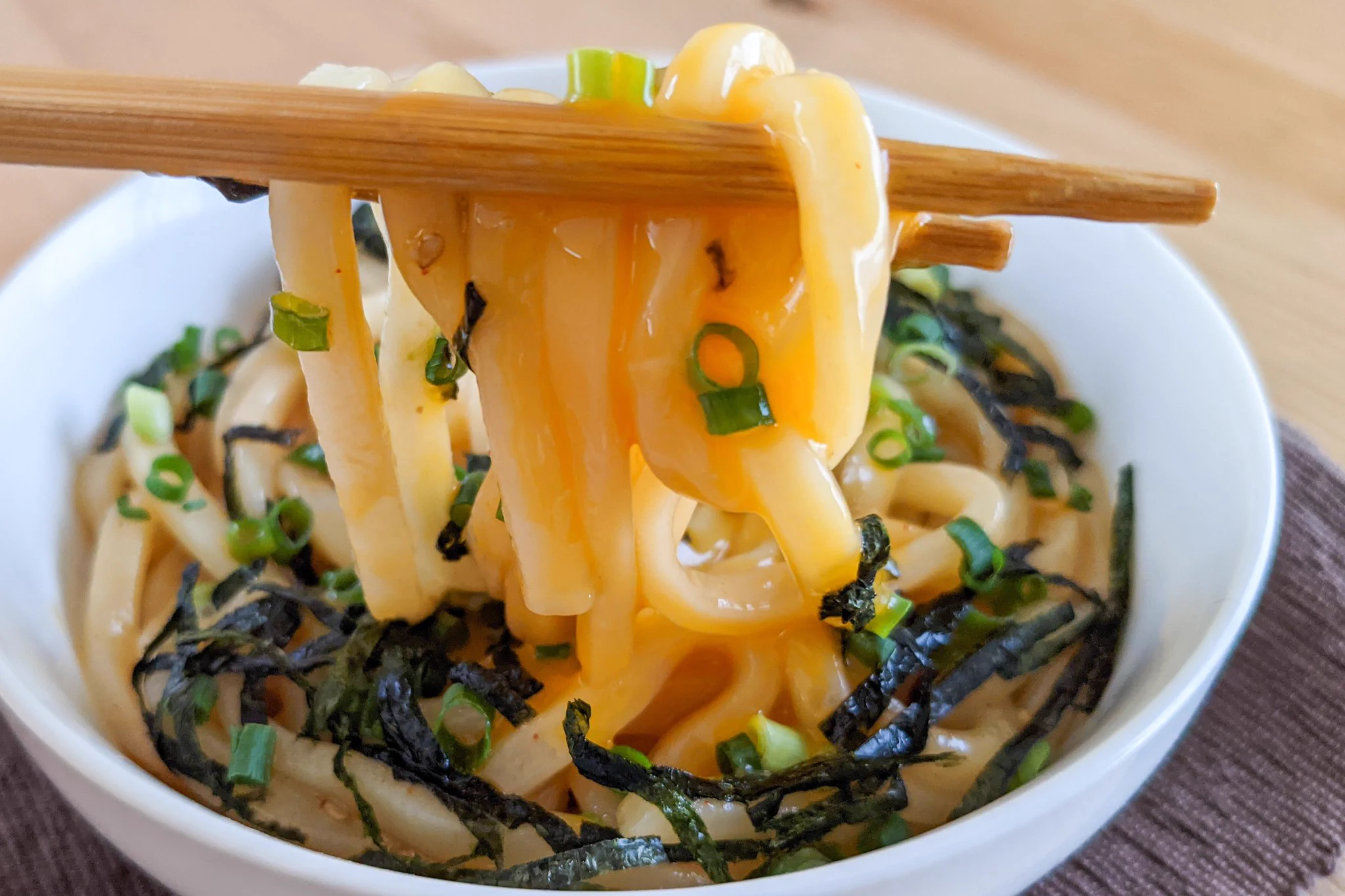 料理初心者さんでも作れそうなくらい簡単！ビビンバ風うどんレシピ！