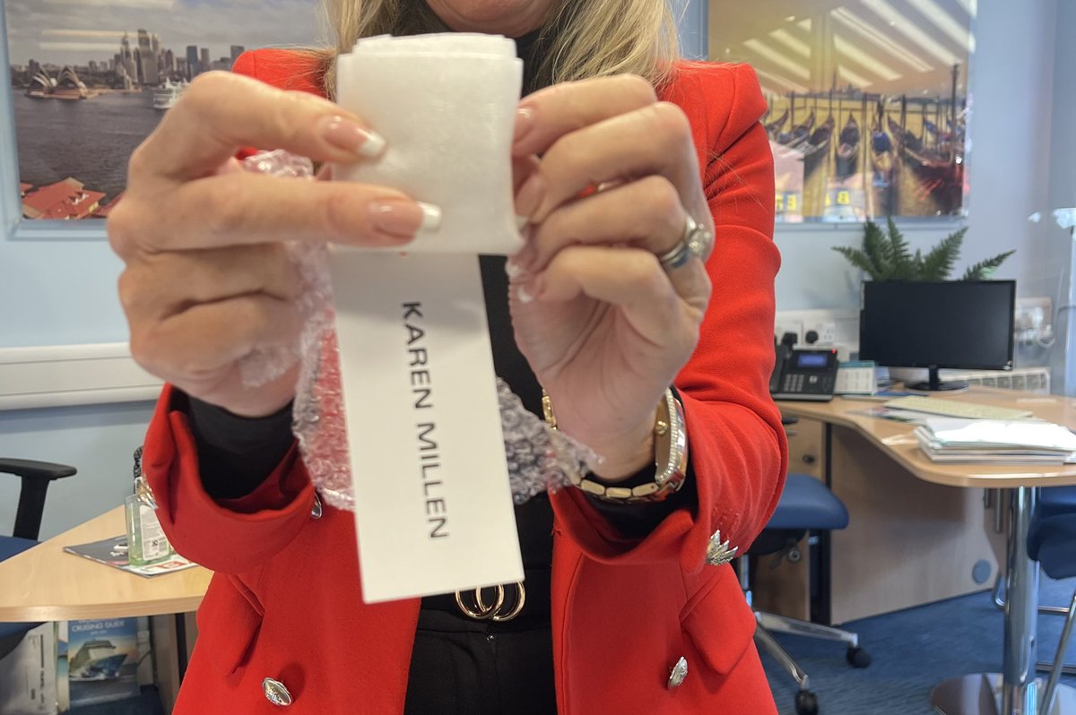 SelectWorldTVL's tweet photo. @KarenMillen shocked at the size of this packaging for such a small item in these current climes! I hope this is just a one off!? https://t.co/at5jWdxVzB