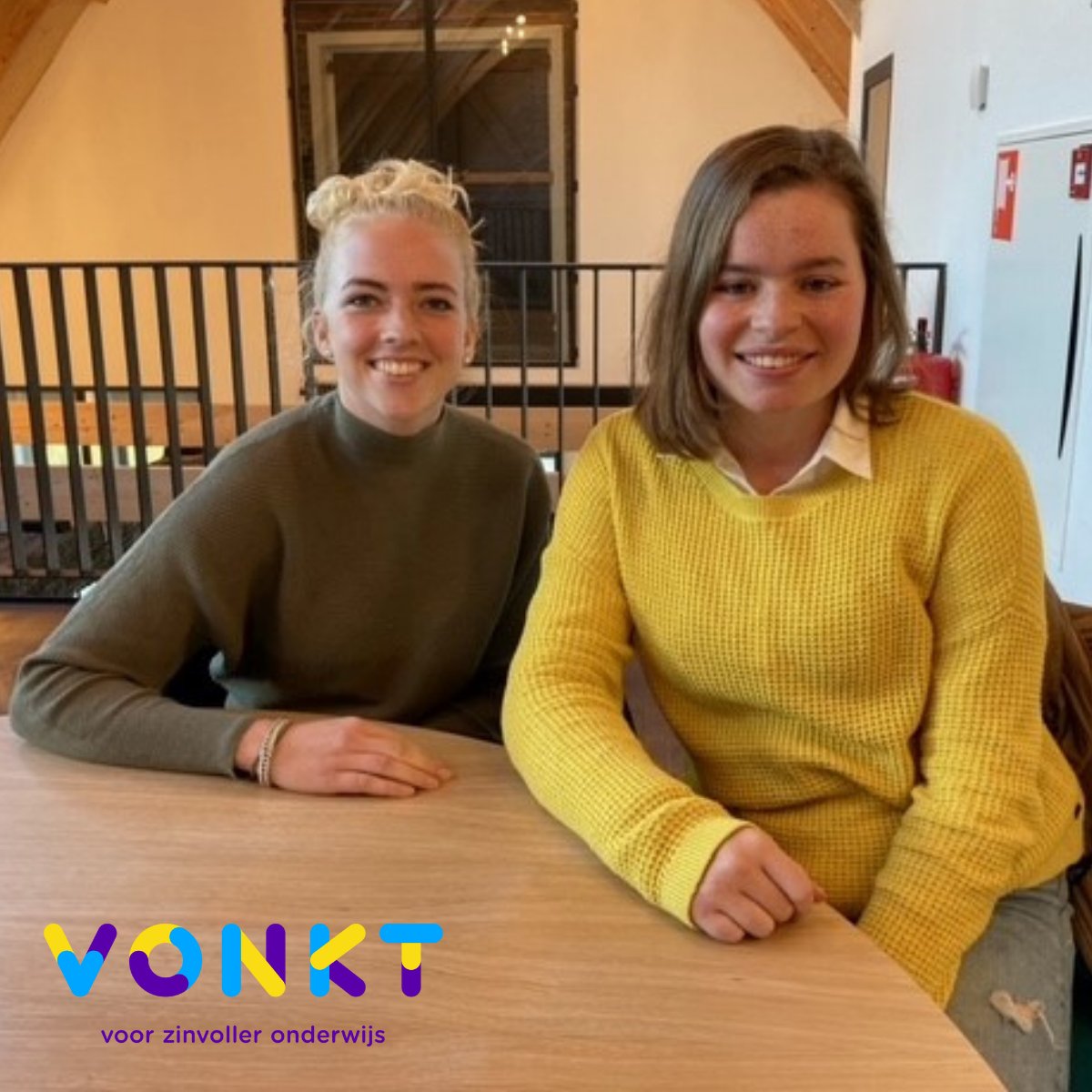 Lysanne en Karin, pabostudenten van <a href="/NHLStenden/">NHL Stenden</a>  werken bij VONKT aan hun opdracht voor de minor Identiteitsspecialist. Ze ontwikkelen een methodieoriëntatie tool voor het basisonderwijs. Hiervoor brengen zij alle methodieken godsdienst en levensbeschouwing uitgebreid in beeld.