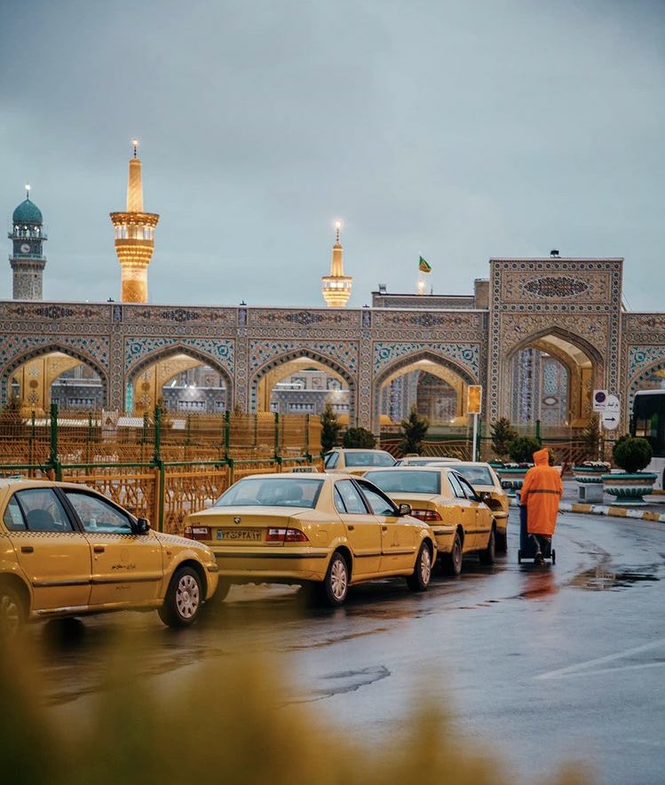 foolki_'s tweet photo. "أريد الفِرار مِن عالمي هَذا إلى حضن حَرَمِك الدافئ". https://t.co/pdjLmvwf6s