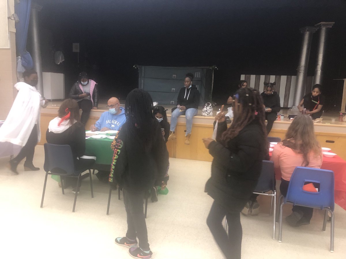 ⁦<a href="/BalmoralDrivePs/">Balmoral Drive</a>⁩ #ambassadors organized #fall #paint #palooza for teachers and students for #mentalhealth and #relaxation ⁦<a href="/PeelSchools/">Peel District School Board</a>⁩ #peel21st #werisetogether #leadership