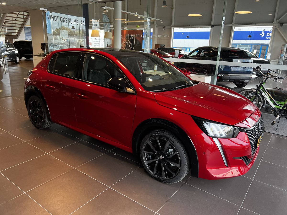 Its_Decibel's tweet photo. That new car smell 😍 https://t.co/QEOYKkpONc