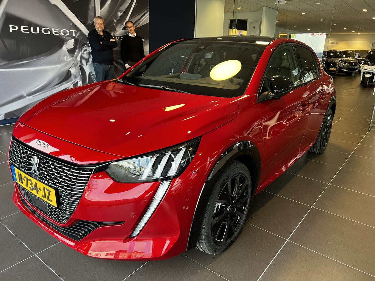 Its_Decibel's tweet photo. That new car smell 😍 https://t.co/QEOYKkpONc