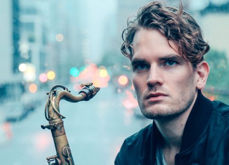 #AvuiSona <a href="/tobiasmeinhart/">Tobias Meinhart</a>, que aquest vespre toca al <a href="/SunsetJazzClub/">Sunset Jazz Club</a> de #Girona, dins del 10è #JazzandFires!

El concert comença a les 20h i es repeteix a les 22h, i les entrades costen 20€ 🎷🎶