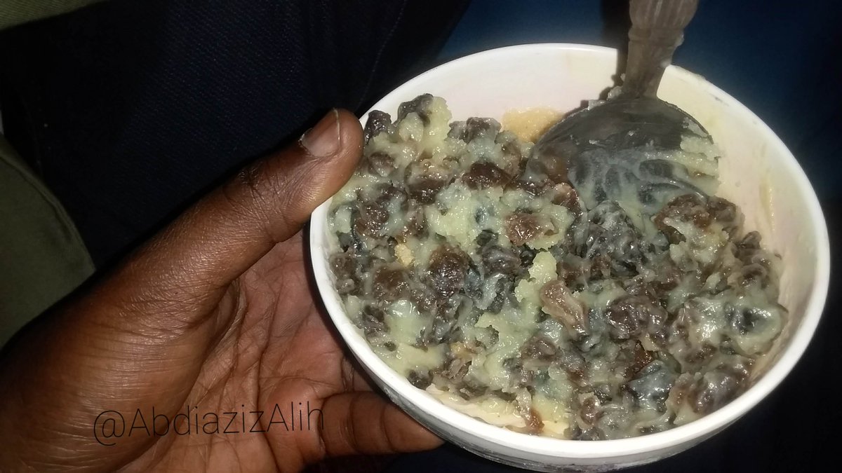 AbdiazizAlih's tweet photo. " #Muqmad " is a sliced piece of meat added with Butter. It is one of the common dishes eaten in the Somali peninsula. Mostly It goes with Somali Canjeero that is eaten in the breakfast. https://t.co/lw9VFSkbRw