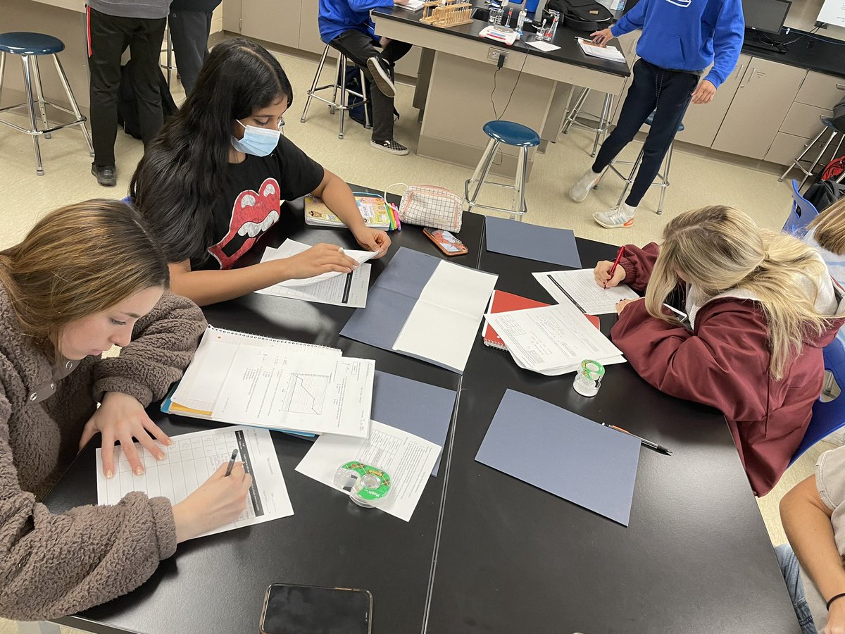 MrsBoyerOBHS's tweet photo. A spontaneous choice day yesterday after some students weren’t happy with their unit 3 tests. Some students chose to correct their tests. Some chose to start the lab to gather data for us to use tomorrow. Every student got something they needed #studentagency  #voiceandchoice https://t.co/jUhmcyA2R6