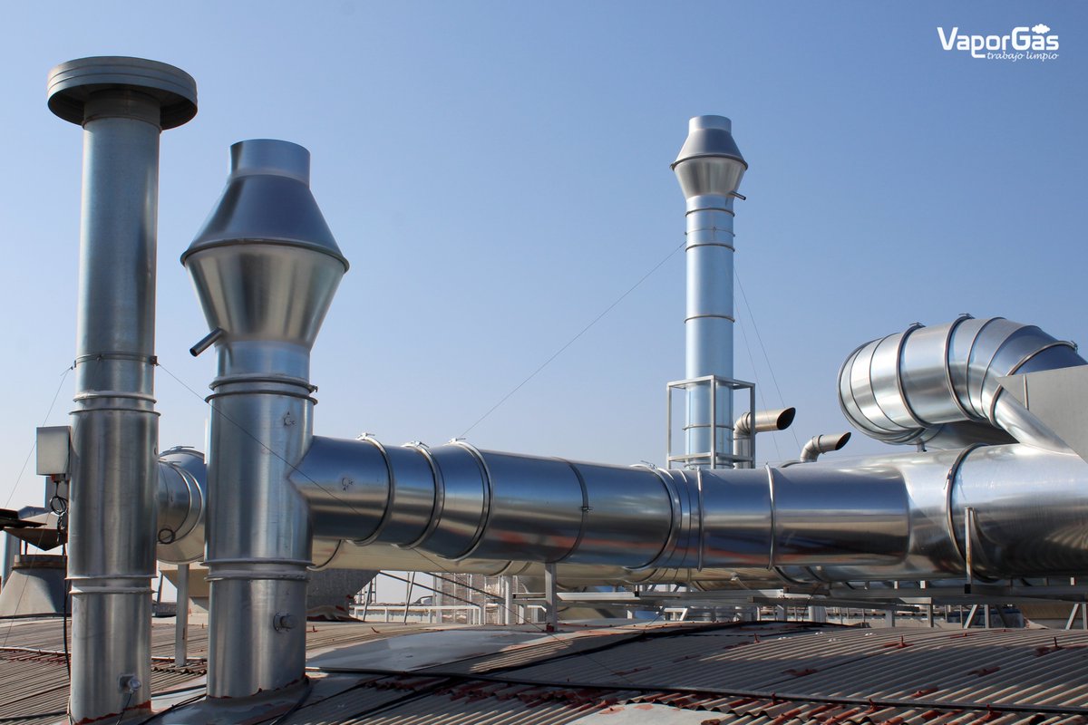 Vaporgas's tweet photo. Hay imágenes que significan mucho. Esta, perteneciente a parte del RTO desarrollado en la cubierta de una empresa dedicada a la industria plástica, significa el gran trabajo y esfuerzo de nuestros ingenieros, fabricantes y montadores. Orgullosos de nuestro camino 💪🏻💙 https://t.co/RFDdPEwU0N
