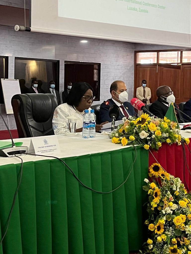 AUC_PAPS's tweet photo. Official Launch of the Country Structural Vulnerability and Resilience Assessment in #Zambia, by Hon Mrs. Mutale Nalumango, Vice President 🇿🇲, who commended the #CSVRA approach as a major way to create stability for sustainable development anchored on local participation. 1/2 https://t.co/pYfbbYQw3n
