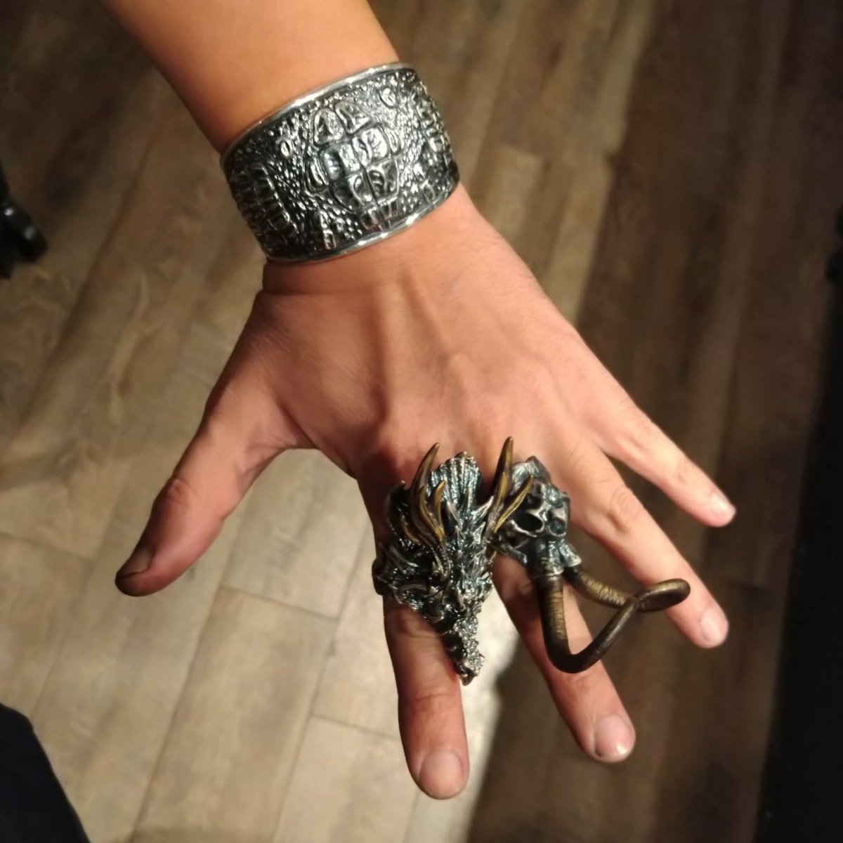 STRANGE_FREAK's tweet photo. 別アングル
#dragonring #mammothring #elephantring #elephantskull #ドラゴン #マンモス https://t.co/HW5WNjegAP