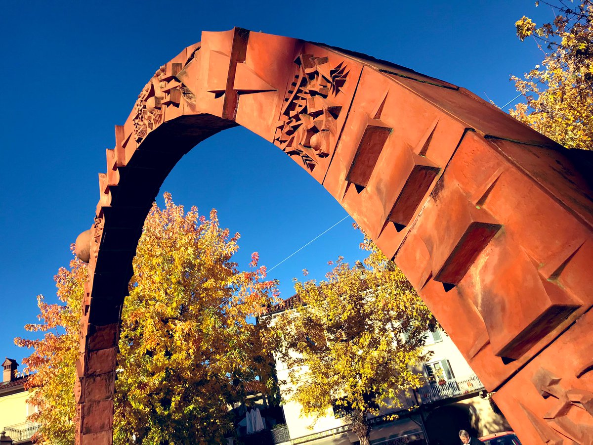 GOOD MORNING from CASTELLAMONTE, Arnaldo #POMODORO, “ARCH IN THE SKY”, CASTELLAMONTE 1995 @Fond_Pomodoro #art #iloveart #ilovetorino #torino #Castellamonte #turin #photo #photography #PhotographyIsArt #FondazionePomodoro #architecture #canavese #ArtLovers #ArnaldoPomodoro #arte