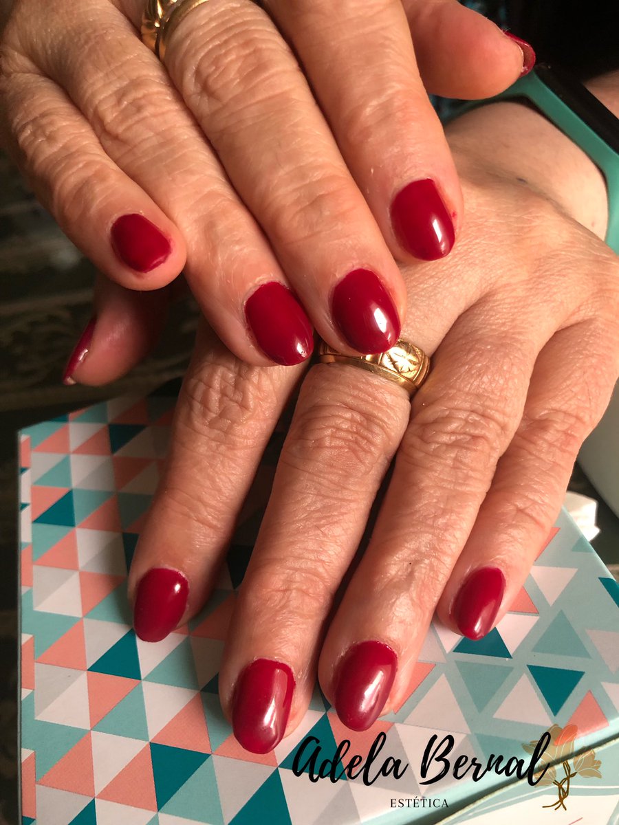 AdelaBernal_'s tweet photo. 🌺 Hoy os traemos un ejemplo claro de que las uñas acrílicas también quedan muy naturales. 
Además de la naturalidad, conseguimos reforzar la uña y que duren intactas hasta tres semanas. 

▪️
▪️
▪️

Nos adaptamos a tu disponibilidad horaria.

#AdelaBernal #estetica #sevilla https://t.co/8w0SzX6Jwt