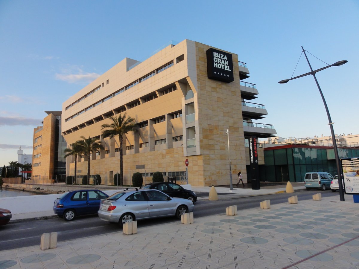 InbecaGrup's tweet photo. Os presnetamos una instalación en el IBIZA GRAN HOTEL.
📍Ibiza
➡️https://t.co/305EmSksRr https://t.co/OKpQu4CNwt