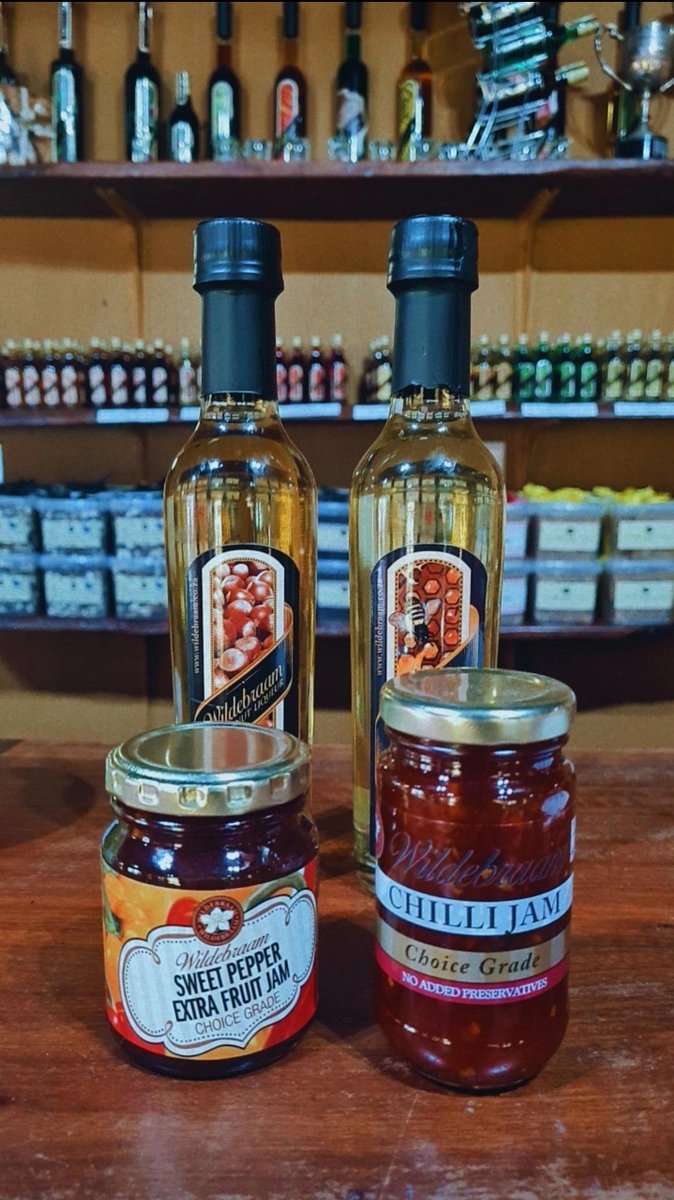 bspiritndlovu's tweet photo. 📍Wildebraam Berry Farm 

We took a berry interesting sho't left to #Swellendam to try some fruity delights and berry-infused liqueur jams and chilli. 

If you want to go berry picking, the best time would be mid-November 🍒

#wildebraam #berryfarm #shotleft #travelblogger https://t.co/y0qNyLoFkb