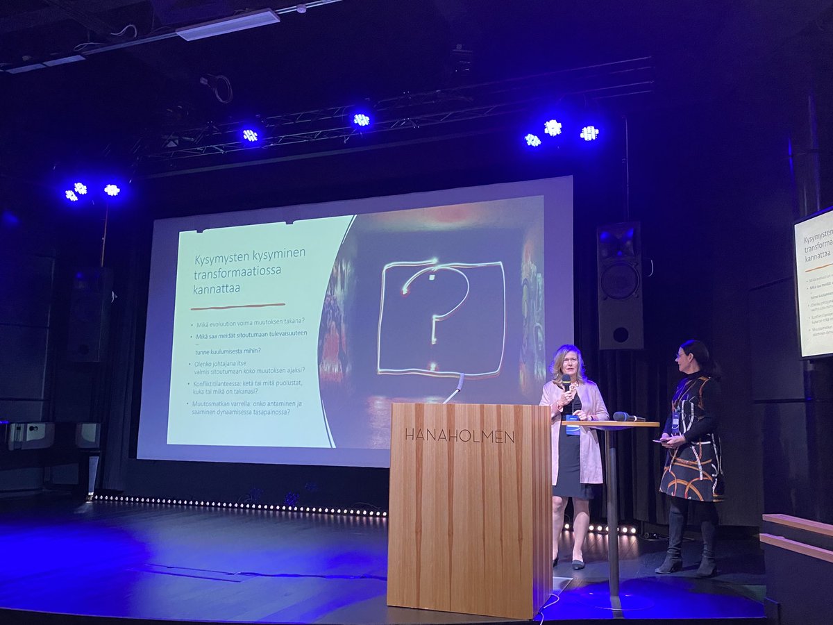 Muutoksessa myös fiilikset, ei sanallinen tieto ja unelmointi tärkeää. Esimies luo esimerkin <a href="/LilliSundvik/">Lilli Sundvik</a> <a href="/JPJaana/">Jaana Palomäki</a> <a href="/DevePartners/">Deve Partners</a> #K2Hel #johtamisenajankohtaispäivä