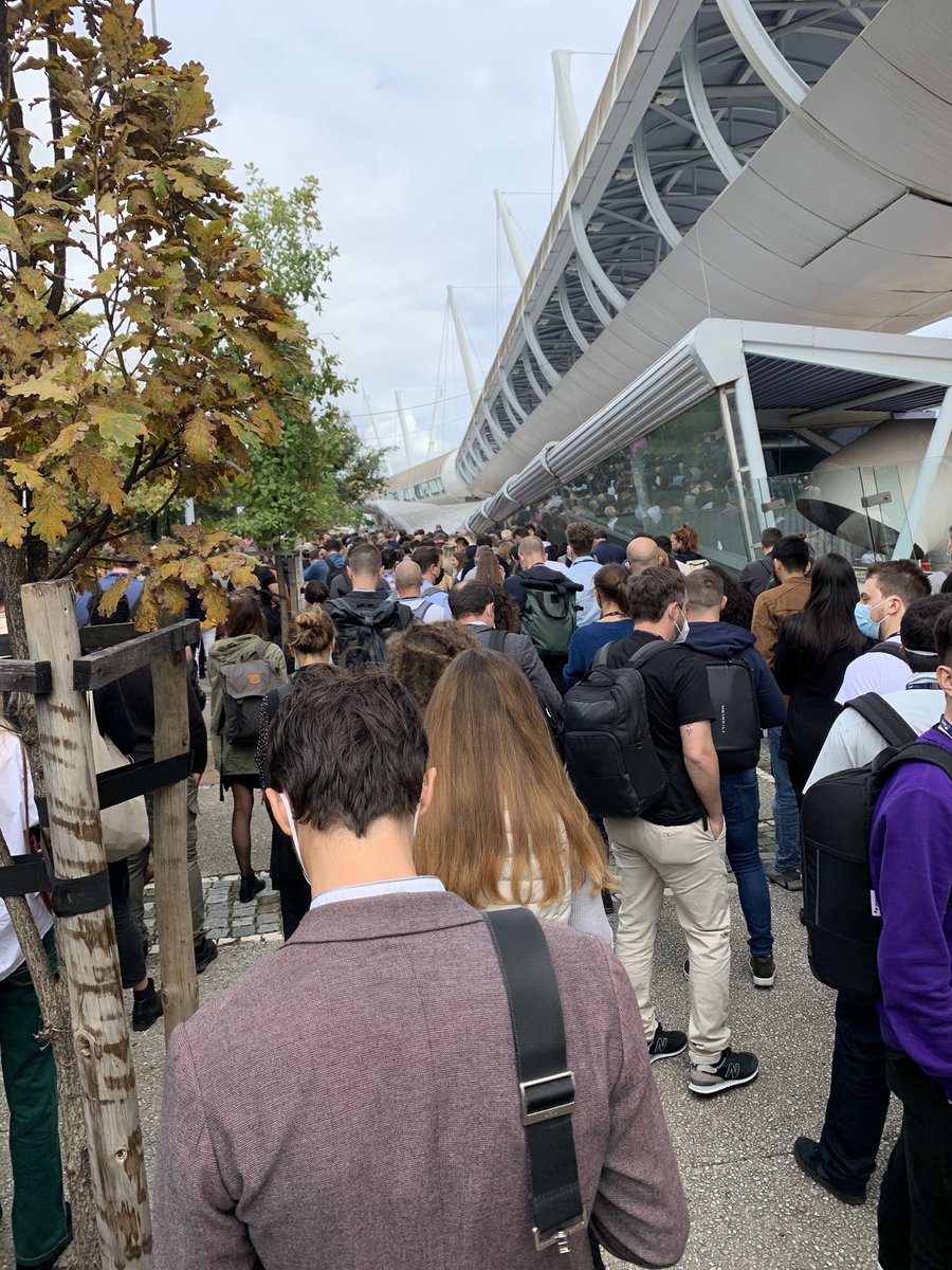 FerSAPEvents's tweet photo. Registration and entrance operation at #Websummit already offered a miserable attendee experience in the past.
Now you have to add to the long walks back and forth across the FIL and to the endless
security checks of Portuguese police, the COVID vaccination certificate checks. https://t.co/T6ZQsQDZDm