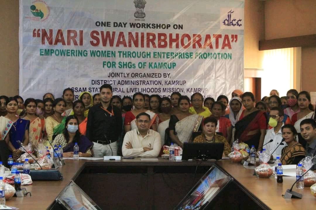 KamrupAsrlm's tweet photo. #NARISWANIRBHORATA-a day long workshop for #SHGs was conducted in #Kamrup. Entrepreneurs like Manabendra Pathak (TAMUL) ,@Pranjal14987178
(MDF),@rgiarup (AVACreations),@prodyutmahanta
(Blackhorn),Pakumoni Das (Marvella) &amp;
 @kailashkarthik @RanjeetkrDass @PreetiKC_IAS 1/2 https://t.co/RFa56bTgDn