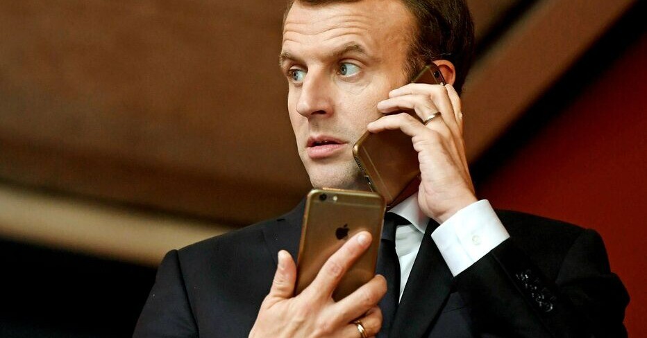 le_Parisien's tweet photo. «La confiance est totalement brisée» : l'Elysée en colère après la divulgation d'un SMS d'Emmanuel Macron adressé au Premier ministre australien, Scott Morrison
➡️ https://t.co/aBdPn9uRAM https://t.co/lJ7eRG2pRE